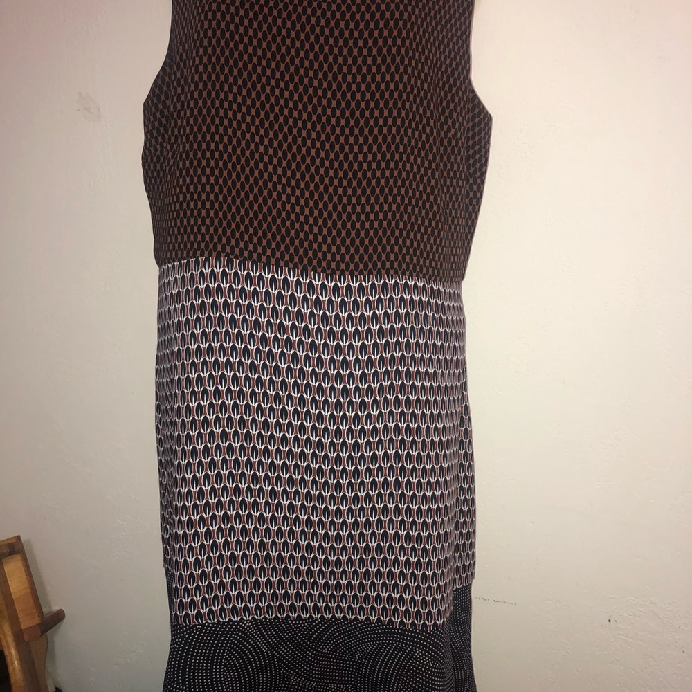 Ann Taylor 16 sleeveless navy/rust orange like new